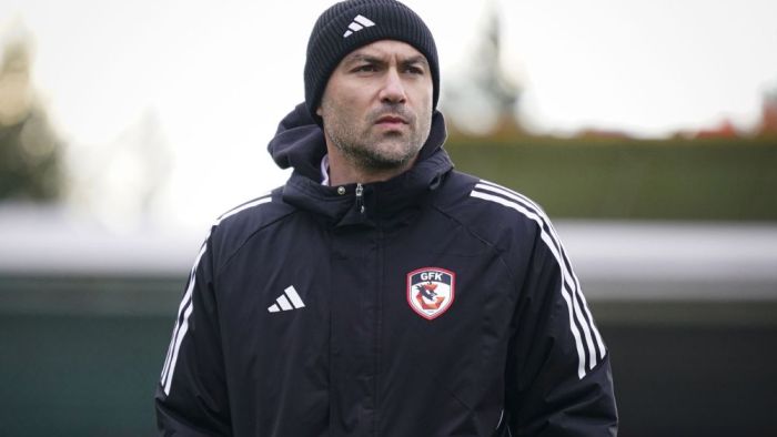 Gaziantep FK'da Burak Yılmaz kara kara düşünüyor